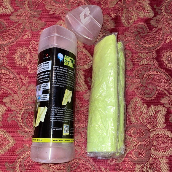 Radians Arctic Skull Cooling Towel - Picture 3 of 4